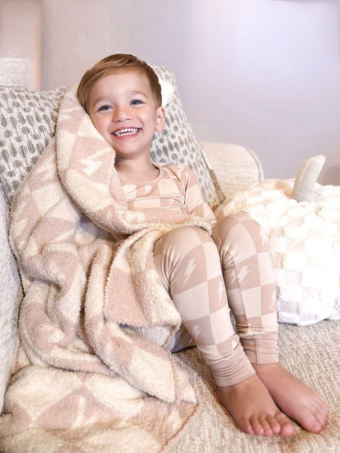 Levi Print | Plush Luxe Blanket